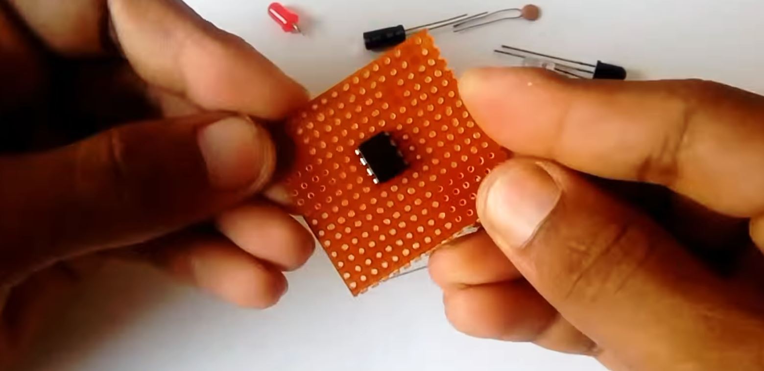 How To Make A Heart Rate Monitor Using LM358 IC Heart Beat sensor