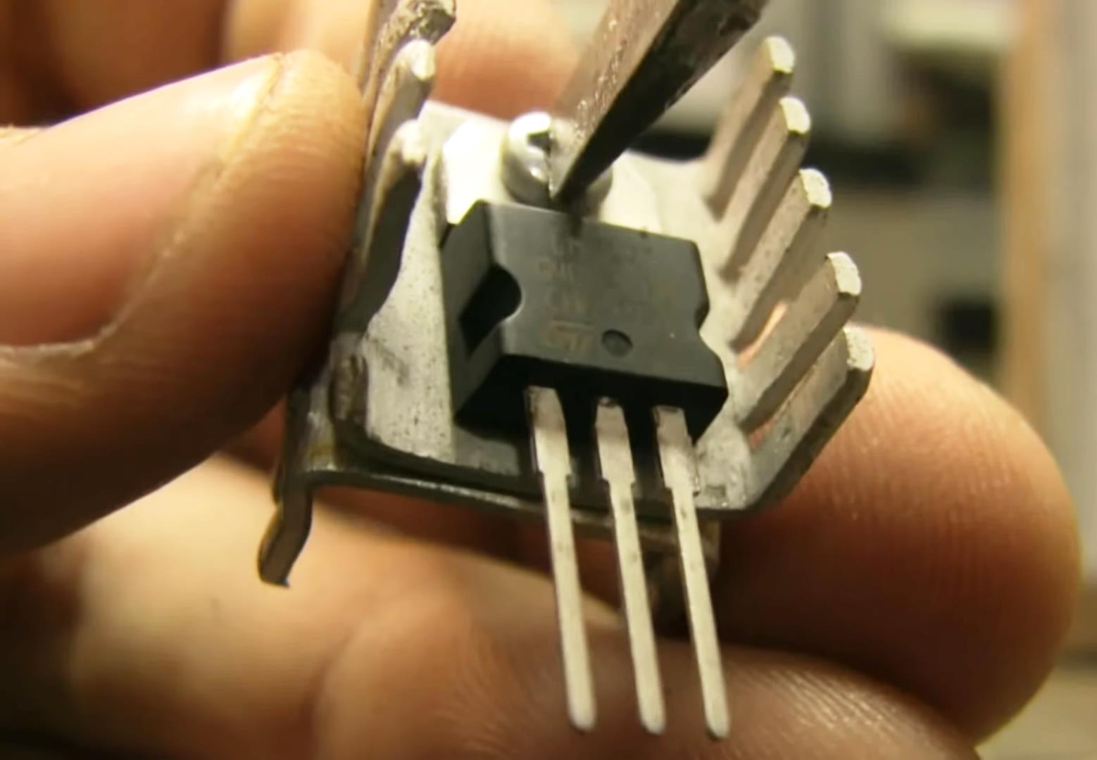 1000mW Laser Diode Module Driver Using LM317 Voltage Regulator IC